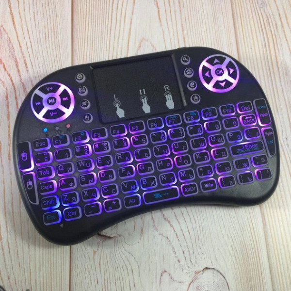 Мини клавиатура с  подсветкой и тачпадом   для Android TV BOX UKC MWK08/i8 LED