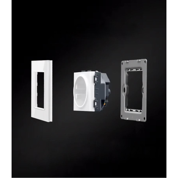 Розетка WH034W SIXWGH с двумя USB портами и заземлением