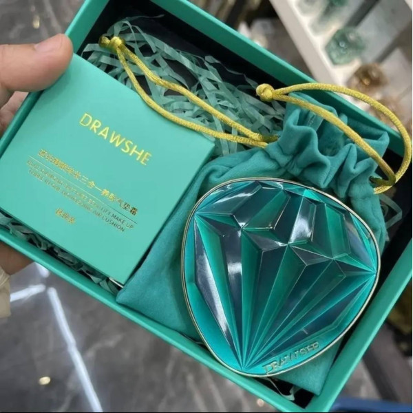 Тональный кушон Drawshe Emerald Crystal Glow увлажняющий, трехцветный, с заменяемым блоком, 24 г