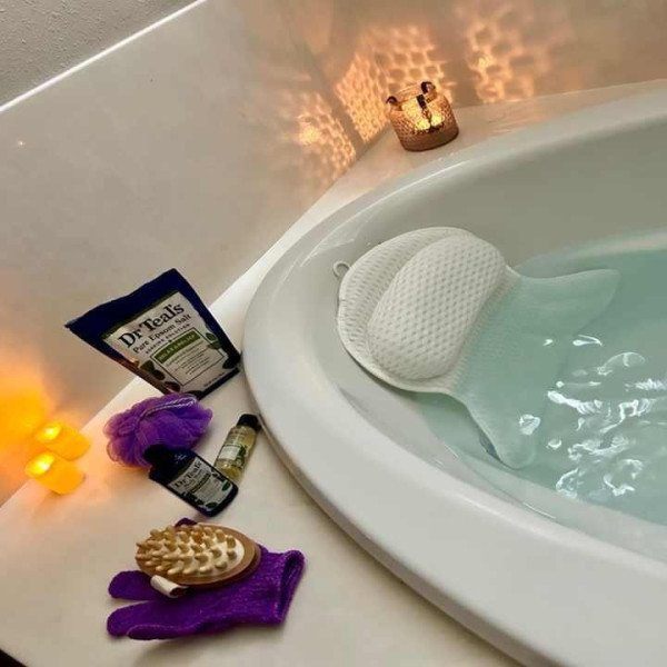 Подушка для ванны с присосками Bathtub Pillow 106 удобная поддержка головы